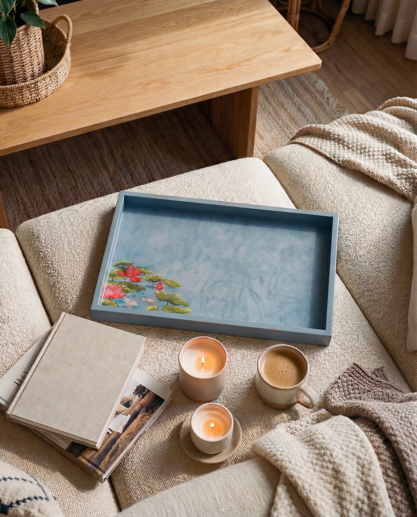 Khay sơn bóng hình hoa sen